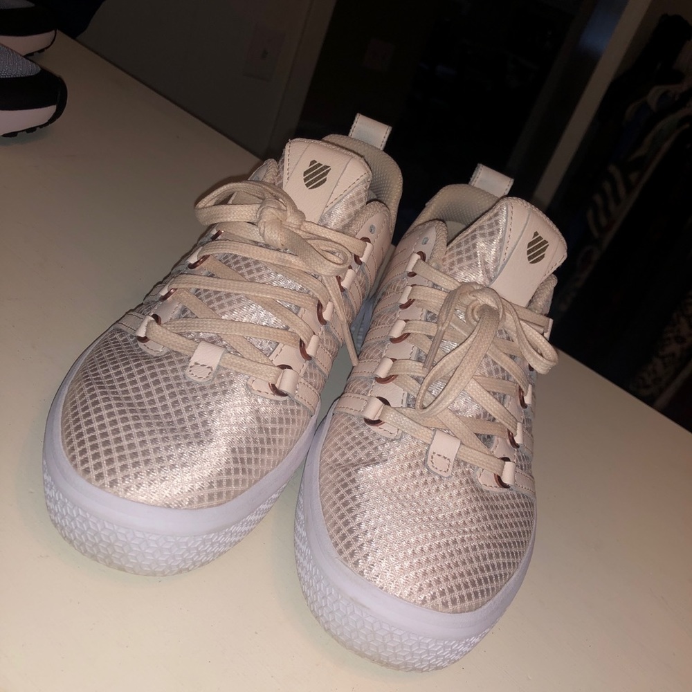 K-Swiss - Picture 2 of 4